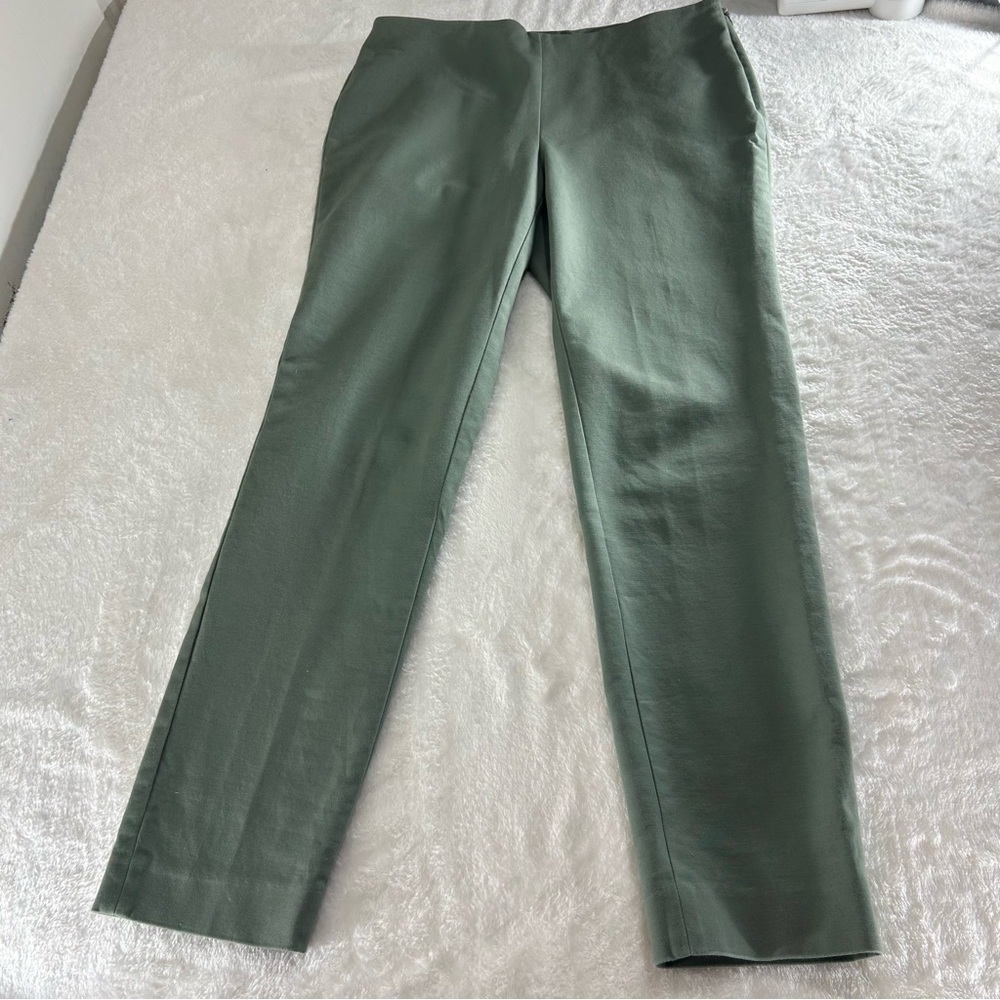 Vince Camuto Olive Green Tailored Side Zipper Pants Size 6